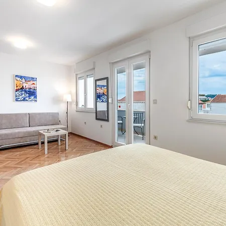 Leopold Apartman *