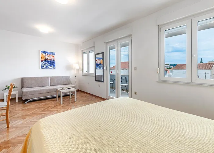 Leopold Apartment *